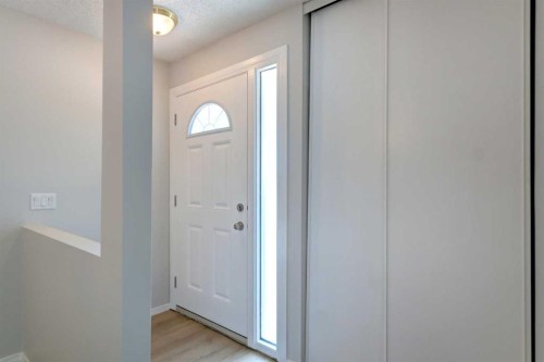 37-3015 51 Street Sw, Calgary, AB - Indoor Photo Showing Other Room