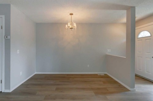 37-3015 51 Street Sw, Calgary, AB - Indoor Photo Showing Other Room