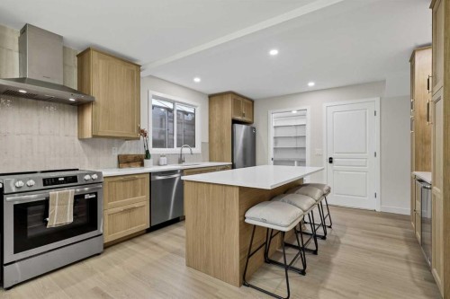 2416 14 Avenue Nw, Calgary, AB 