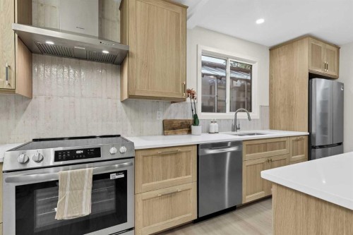 2416 14 Avenue Nw, Calgary, AB 