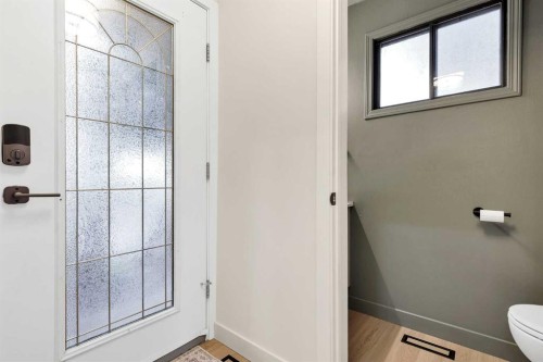 2416 14 Avenue Nw, Calgary, AB 