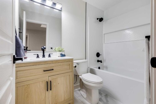 2416 14 Avenue Nw, Calgary, AB 
