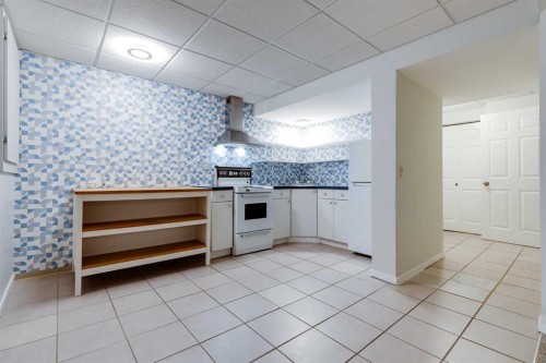 2416 14 Avenue Nw, Calgary, AB 