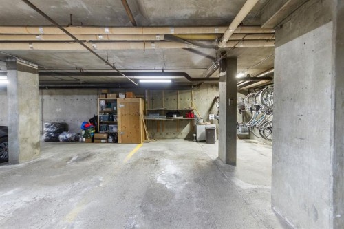 602-215 14 Avenue Sw, Calgary, AB - Indoor Photo Showing Garage