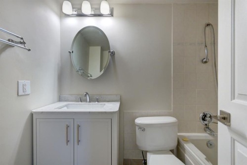 602-215 14 Avenue Sw, Calgary, AB - Indoor Photo Showing Bathroom