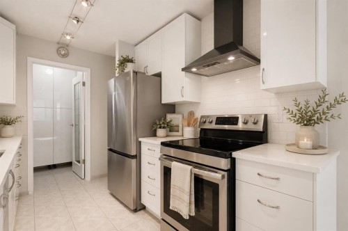 602-215 14 Avenue Sw, Calgary, AB - Indoor Photo Showing Kitchen With Upgraded Kitchen
