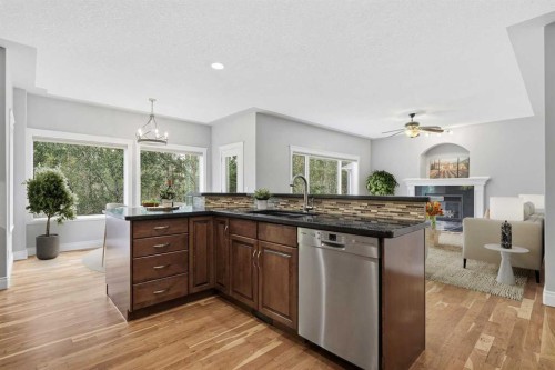 75 Royal Abbey Rise Nw, Calgary, AB - Indoor Photo Showing Kitchen