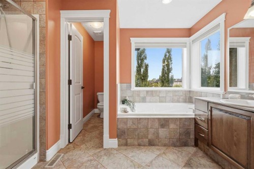 75 Royal Abbey Rise Nw, Calgary, AB - Indoor Photo Showing Bathroom