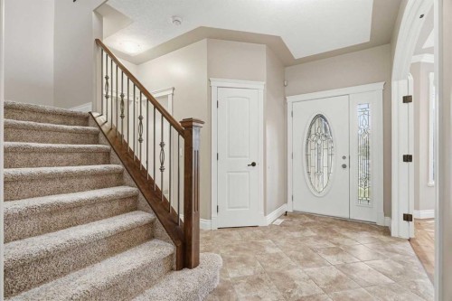 75 Royal Abbey Rise Nw, Calgary, AB - Indoor Photo Showing Other Room