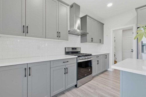 34 Belvedere Green Se, Calgary, AB - Indoor Photo Showing Kitchen