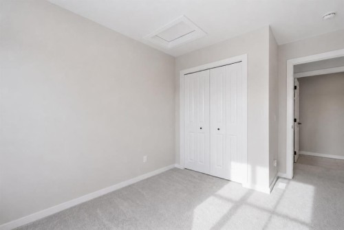 34 Belvedere Green Se, Calgary, AB - Indoor Photo Showing Other Room