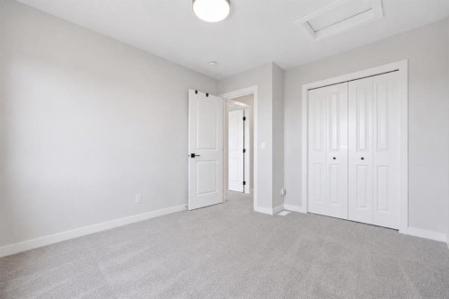 34 Belvedere Green Se, Calgary, AB - Indoor Photo Showing Other Room