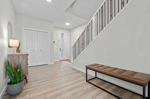 34 Belvedere Green Se, Calgary, AB - Indoor Photo Showing Other Room