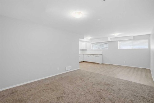 2706 46 Street Se, Calgary, AB 