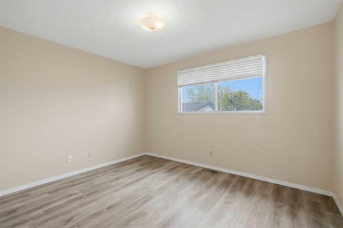 2706 46 Street Se, Calgary, AB 