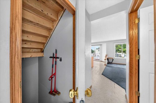 74 Anaheim Gardens Ne, Calgary, AB - Indoor Photo Showing Other Room