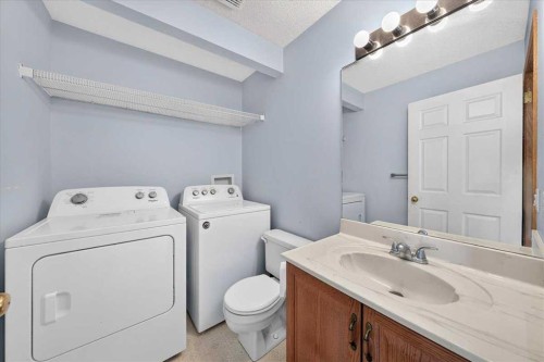 74 Anaheim Gardens Ne, Calgary, AB - Indoor Photo Showing Other Room