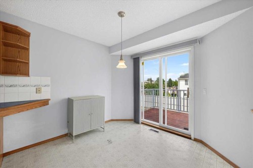 74 Anaheim Gardens Ne, Calgary, AB - Indoor Photo Showing Other Room