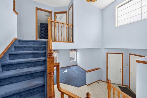 74 Anaheim Gardens Ne, Calgary, AB - Indoor Photo Showing Other Room