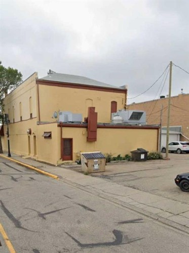 4902 50 Avenue, Lacombe, AB 