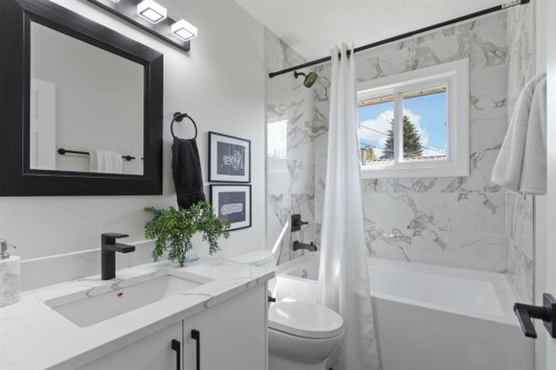 9608 5 Street Se, Calgary, AB - Indoor Photo Showing Bathroom