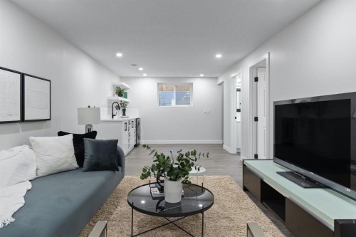 9608 5 Street Se, Calgary, AB - Indoor Photo Showing Living Room