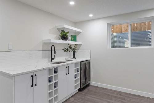 9608 5 Street Se, Calgary, AB - Indoor Photo Showing Other Room