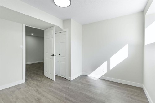 9608 5 Street Se, Calgary, AB - Indoor Photo Showing Other Room
