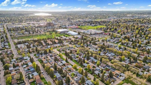 9608 5 Street Se, Calgary, AB - Outdoor With View