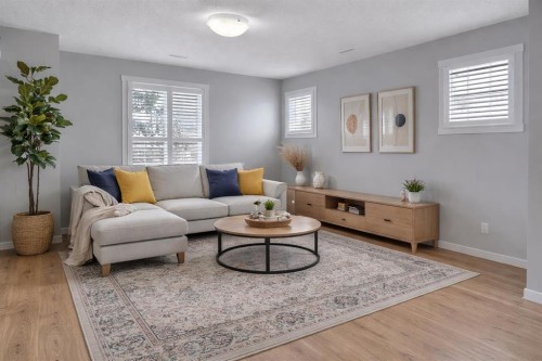406 Mckenzie Towne Close Se, Calgary, AB - Indoor Photo Showing Living Room