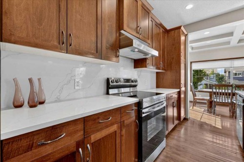 277 Evermeadow Avenue Sw, Calgary, AB - Indoor Photo Showing Kitchen With Upgraded Kitchen