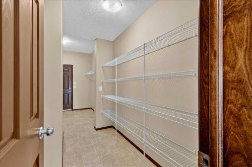 277 Evermeadow Avenue Sw, Calgary, AB - Indoor