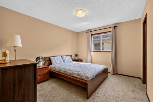 277 Evermeadow Avenue Sw, Calgary, AB - Indoor Photo Showing Bedroom