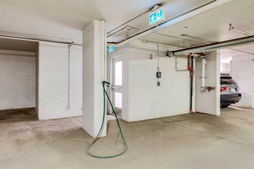 504-1020 9 Avenue Se, Calgary, AB - Indoor Photo Showing Garage