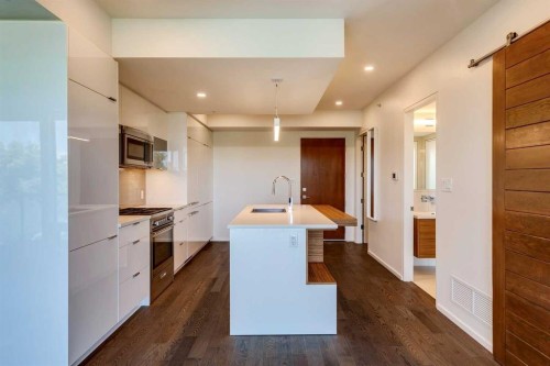 504-1020 9 Avenue Se, Calgary, AB - Indoor Photo Showing Kitchen With Upgraded Kitchen