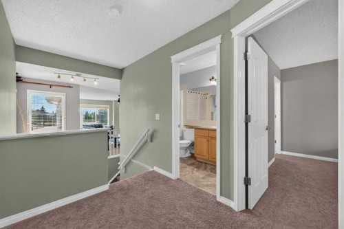 141 Douglas Glen Manor Se, Calgary, AB - Indoor Photo Showing Other Room