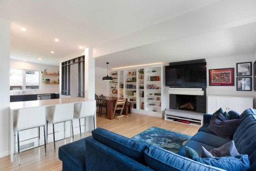 624 Sherman Avenue Sw, Calgary, AB - Indoor Photo Showing Living Room With Fireplace