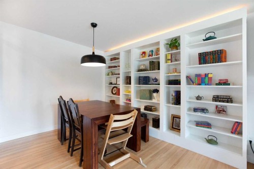 624 Sherman Avenue Sw, Calgary, AB - Indoor Photo Showing Dining Room