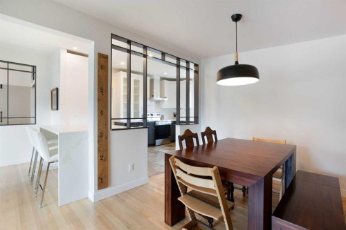 624 Sherman Avenue Sw, Calgary, AB - Indoor Photo Showing Dining Room