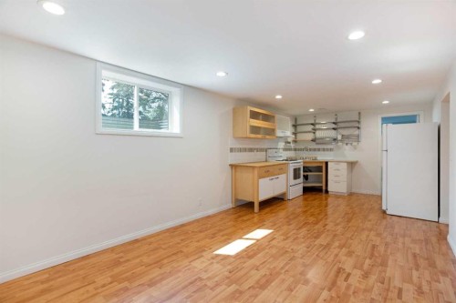 624 Sherman Avenue Sw, Calgary, AB - Indoor