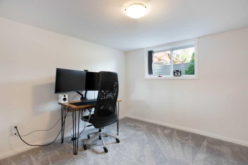 624 Sherman Avenue Sw, Calgary, AB - Indoor Photo Showing Office