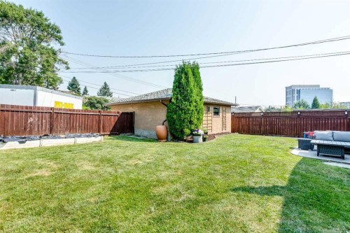 624 Sherman Avenue Sw, Calgary, AB - Outdoor