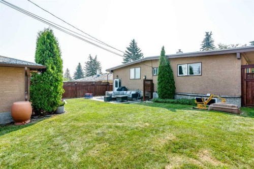 624 Sherman Avenue Sw, Calgary, AB - Outdoor With Exterior