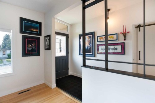 624 Sherman Avenue Sw, Calgary, AB - Indoor Photo Showing Other Room