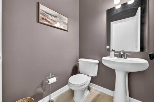 4 Quarry Landing Se, Calgary, AB - Indoor Photo Showing Bathroom