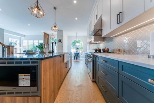 812 1 Street Nw, Calgary, AB - Indoor Photo Showing Kitchen With Upgraded Kitchen