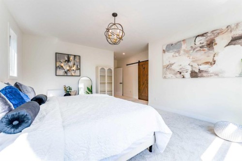 812 1 Street Nw, Calgary, AB - Indoor Photo Showing Bedroom