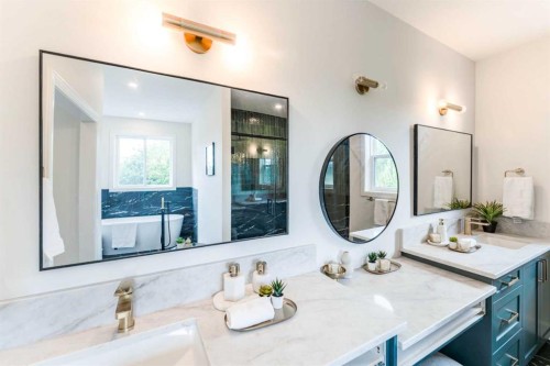 812 1 Street Nw, Calgary, AB - Indoor Photo Showing Bathroom