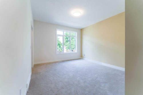 812 1 Street Nw, Calgary, AB - Indoor Photo Showing Other Room