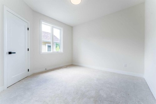 812 1 Street Nw, Calgary, AB - Indoor Photo Showing Other Room